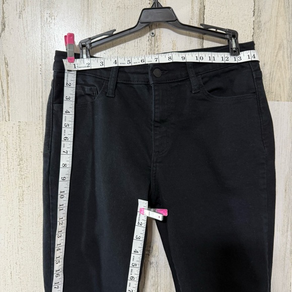 Universal Thread Black Straight Leg Women's Jeans - Picture 6 of 12
